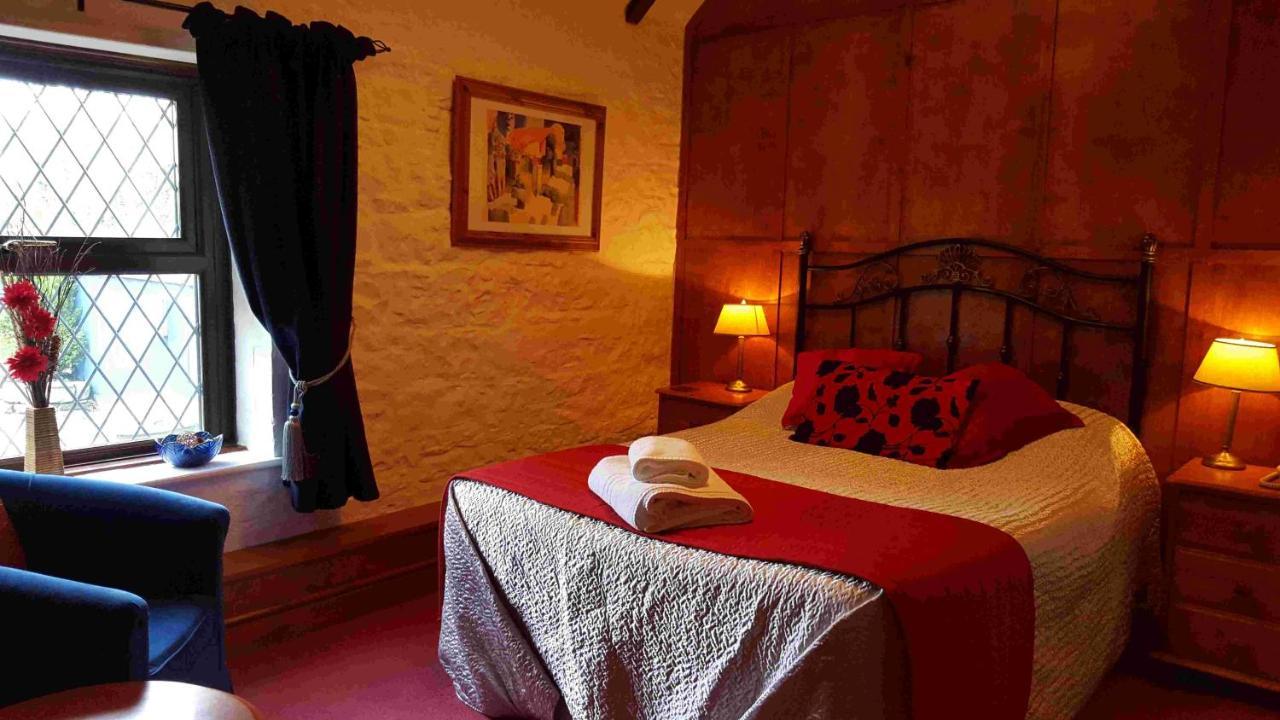The Walnut Tree Hotel Yeovil Bagian luar foto